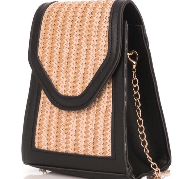 LAST 1️⃣ Straw Crossbody w Vegan Leather Accents - Picture 3 of 6